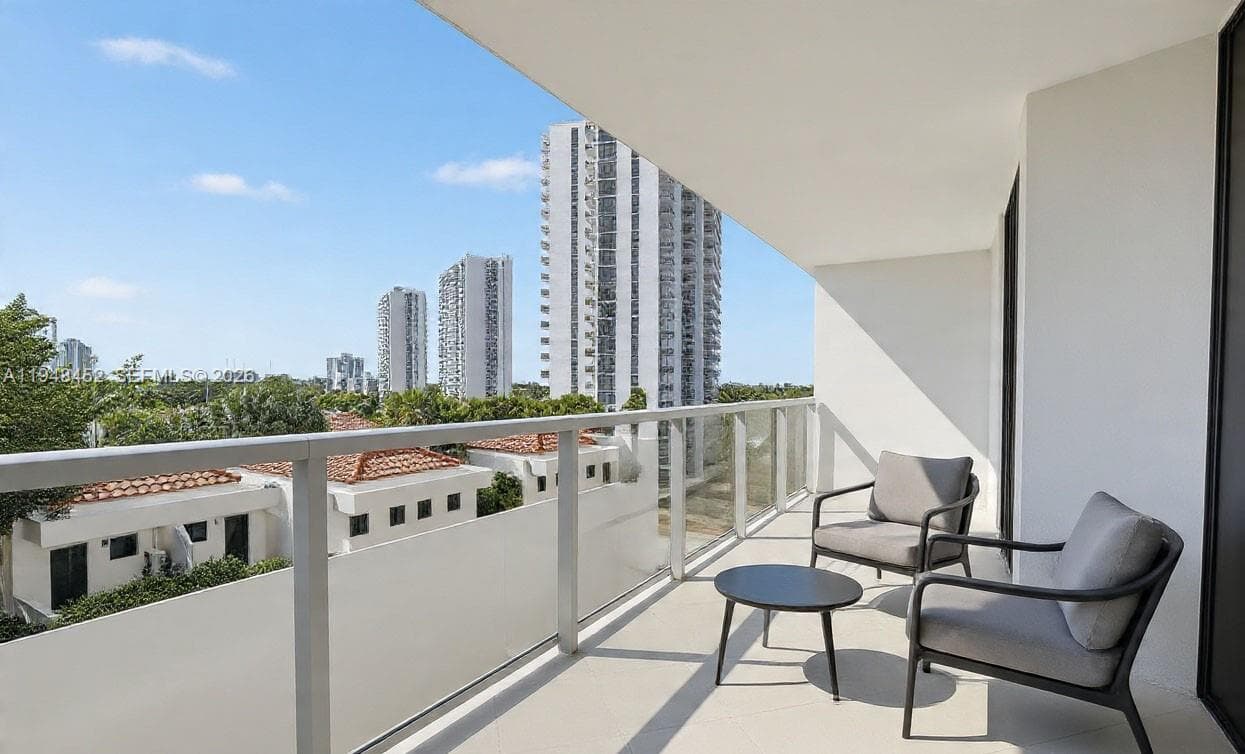 20281 E Country Club Dr # 405, Aventura FL 33180 photo 4