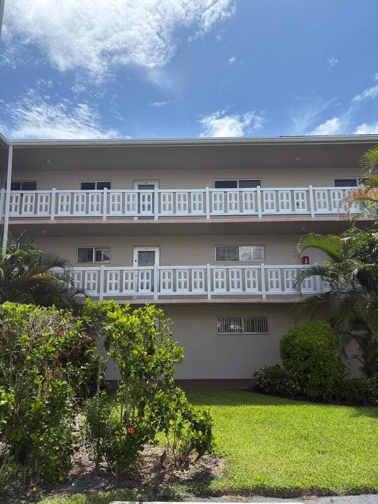 2770 S Garden Drive # 304, Lake Worth FL 33461 photo 2