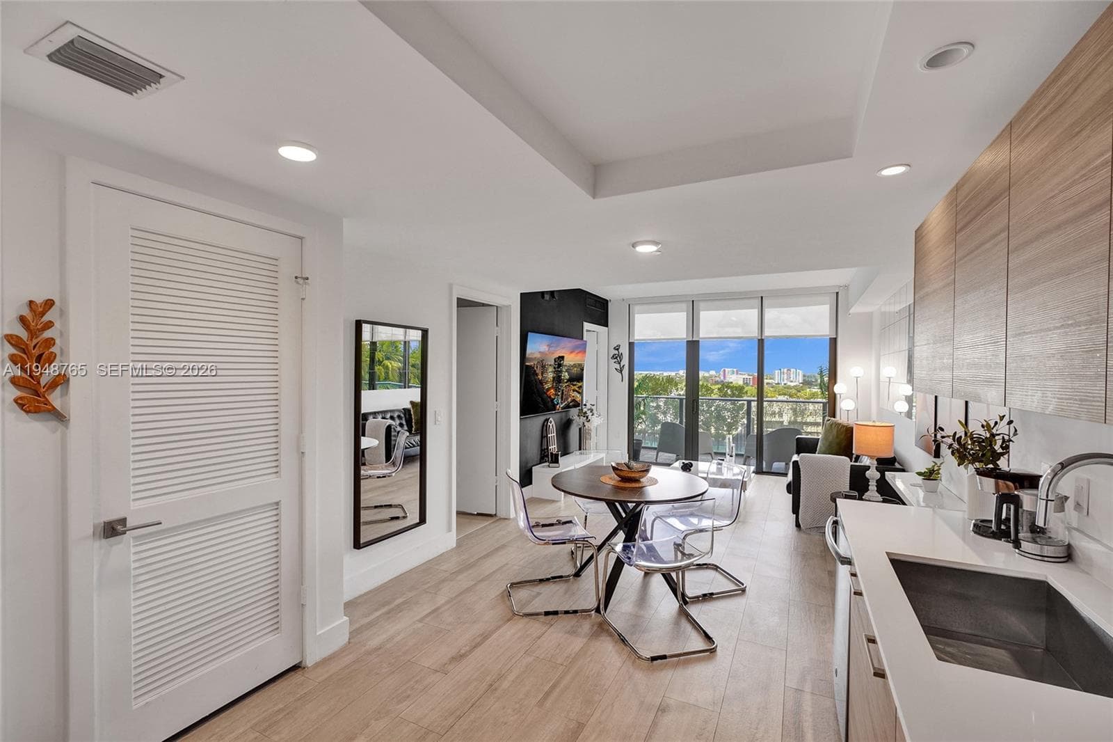 121 NE 34th St # 910, Miami, FL 33137 photo 2