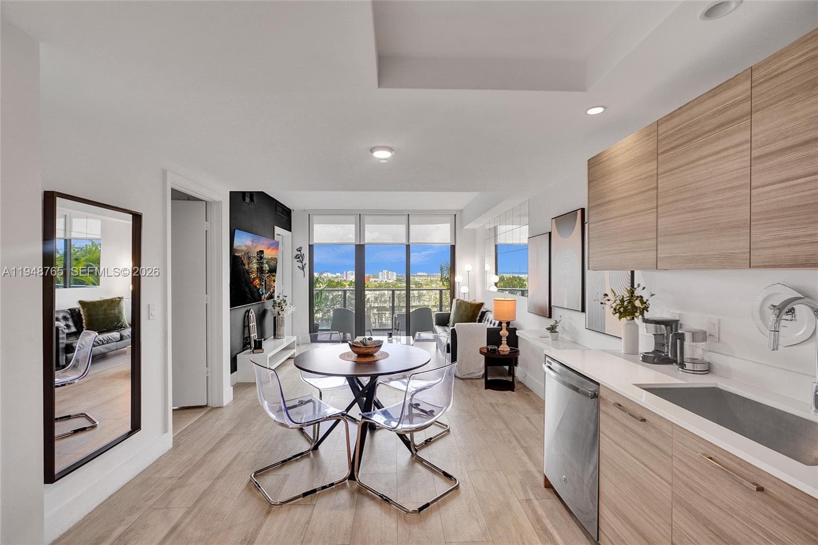 121 NE 34th St # 910, Miami, FL 33137 photo 3