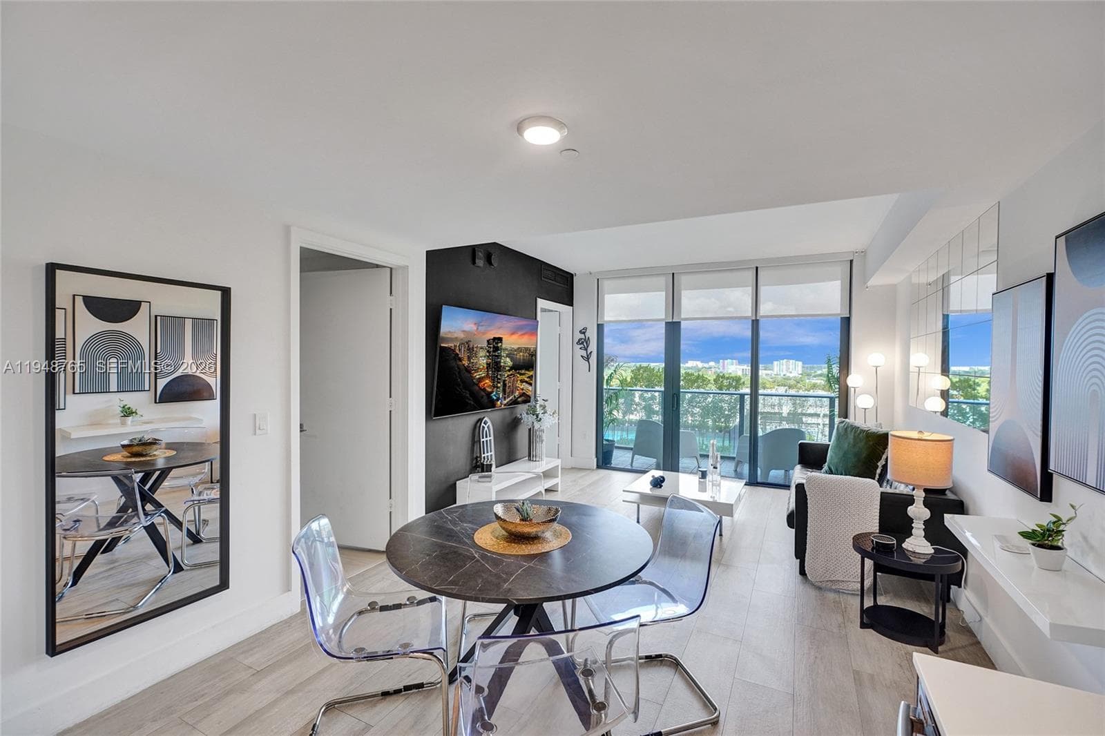 121 NE 34th St # 910, Miami, FL 33137 photo 4