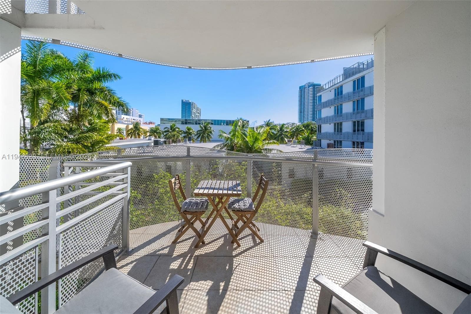 2155 Washington Ct # 303, Miami Beach FL 33139 photo 4