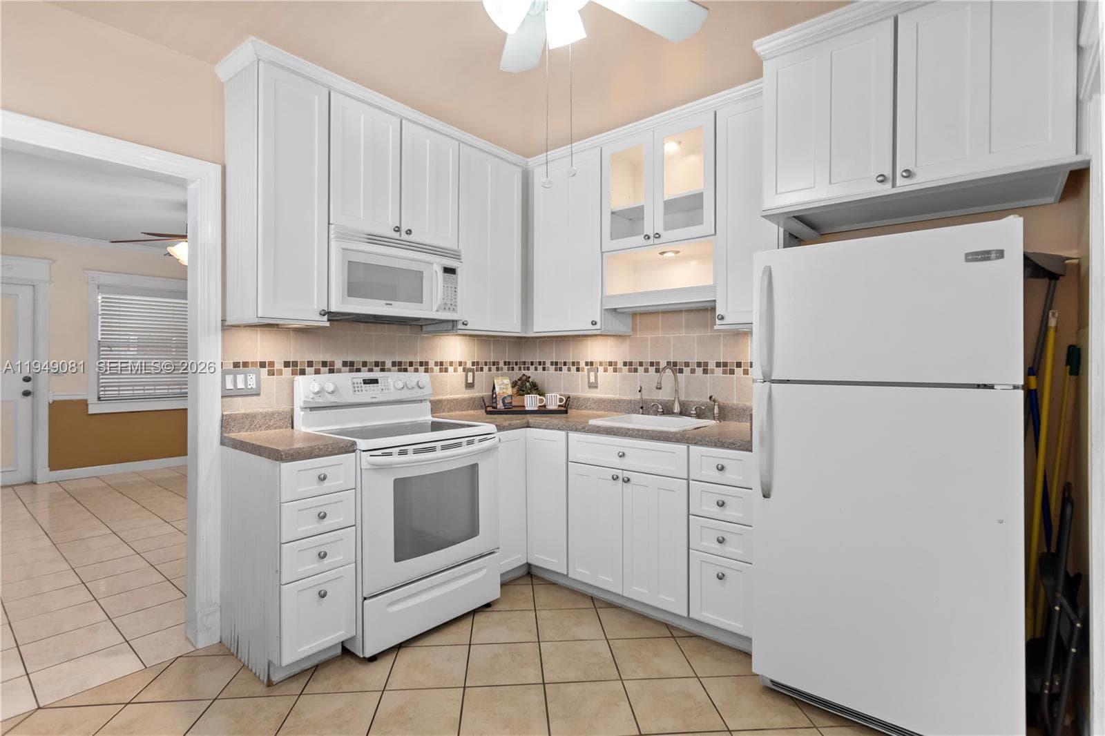 7401 Pines Blvd # 222, Pembroke Pines FL 33024 photo 2