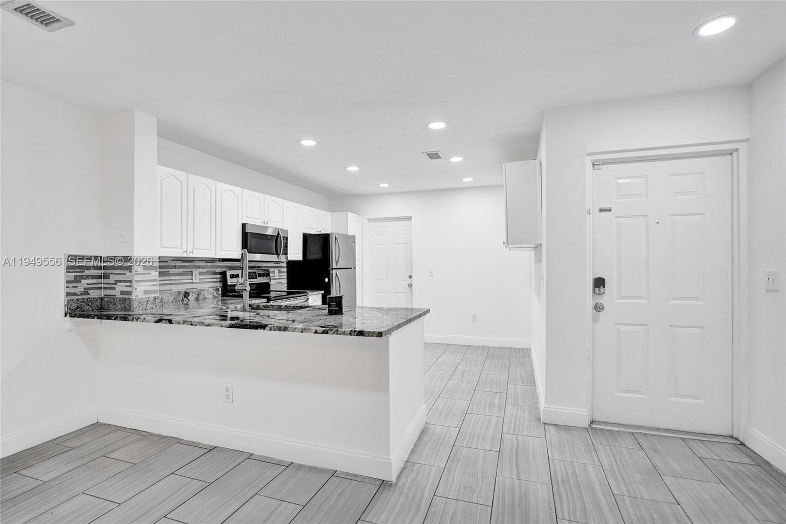 4183 Crystal Lake Dr, Deerfield Beach FL 33064 photo 5