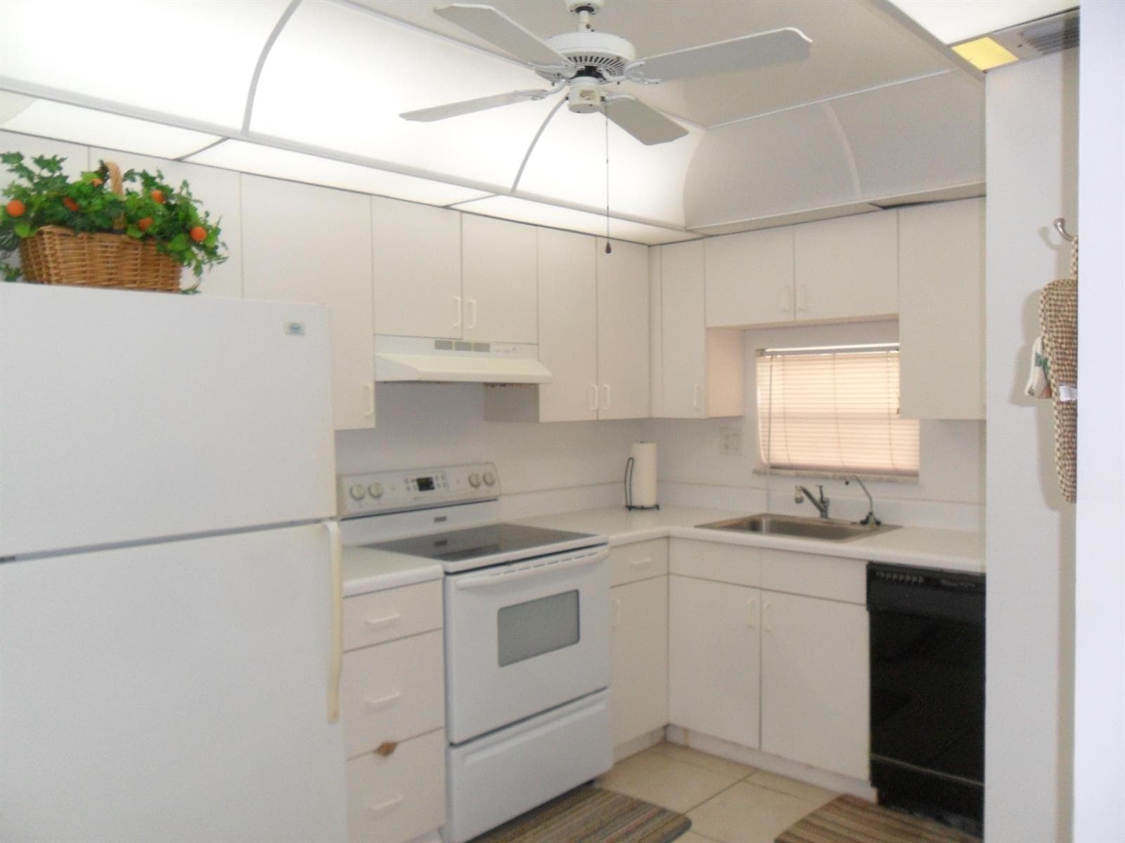 681 S Hollybrook Drive # 105, Pembroke Pines FL 33025 photo 3