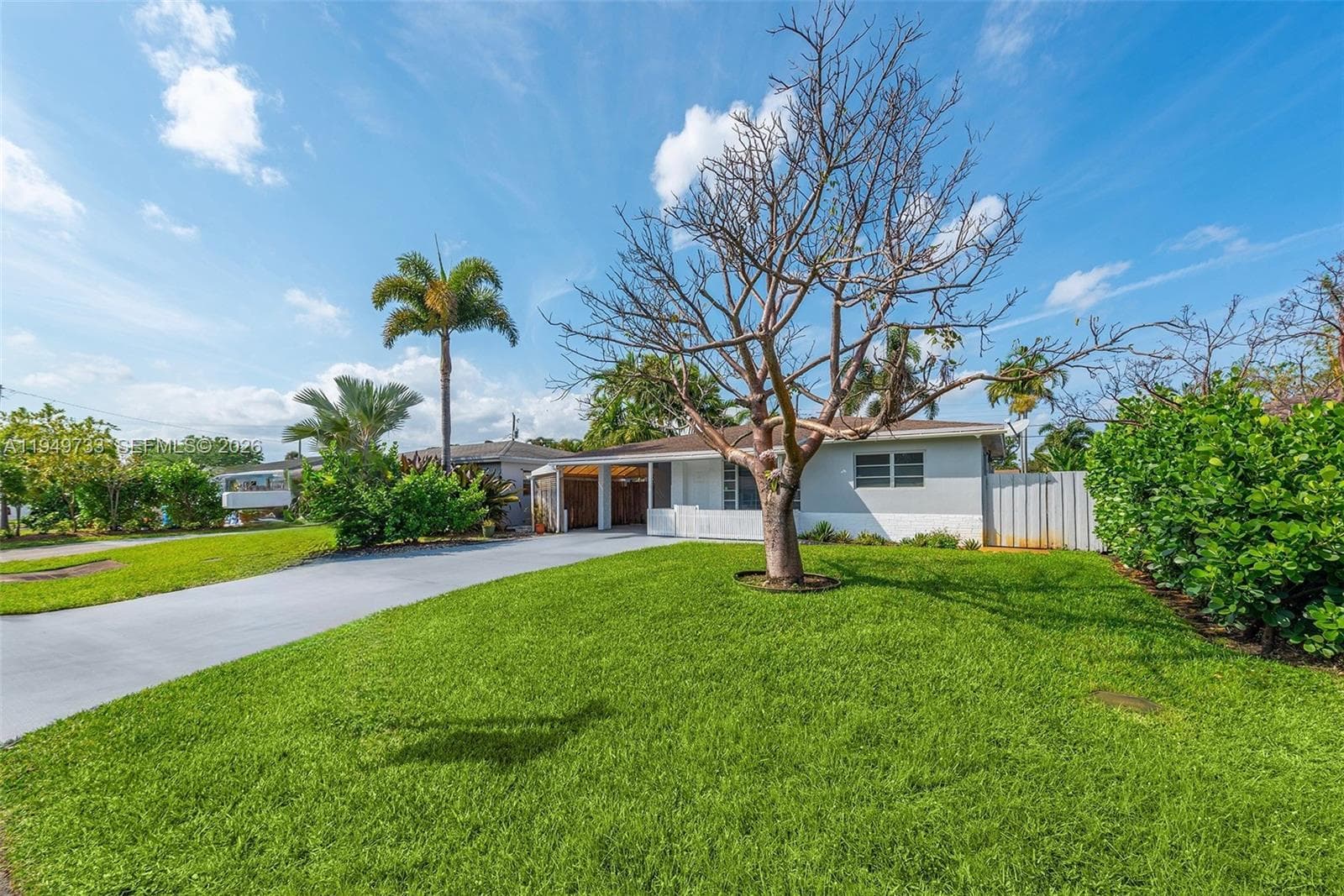 81 NE 47th St, Oakland Park FL 33334