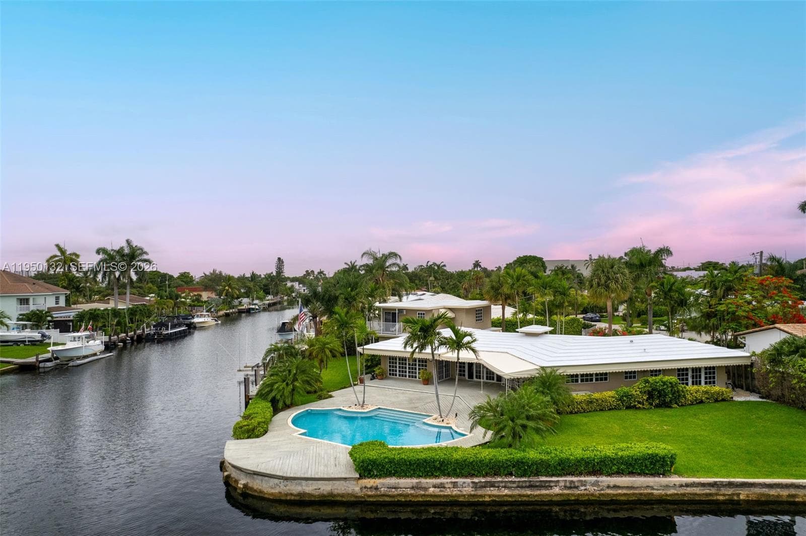 2130 NE 15th St, Fort Lauderdale FL 33304 photo 2