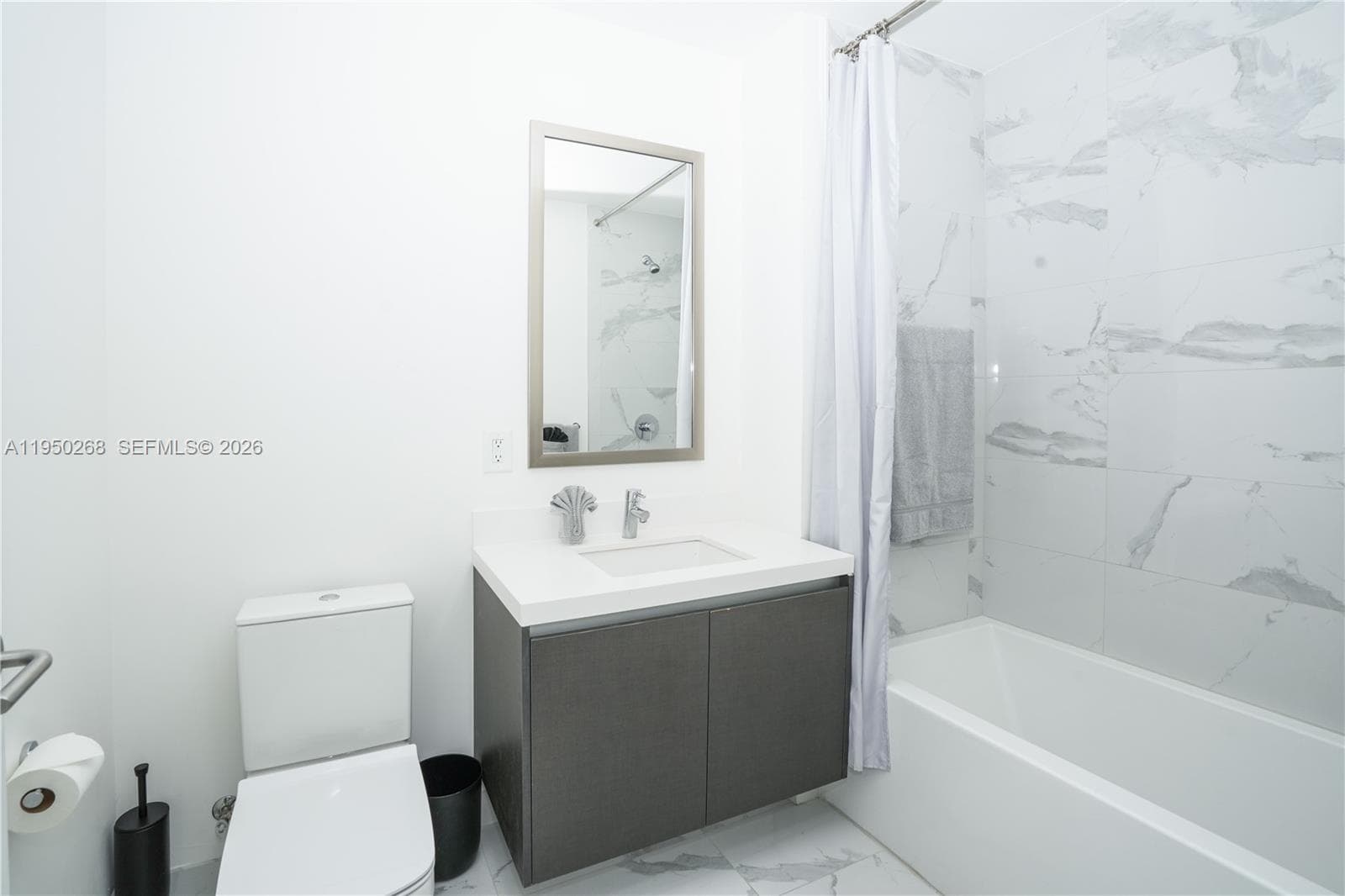 851 NE 1st Ave # 2101, Miami FL 33132 photo 5