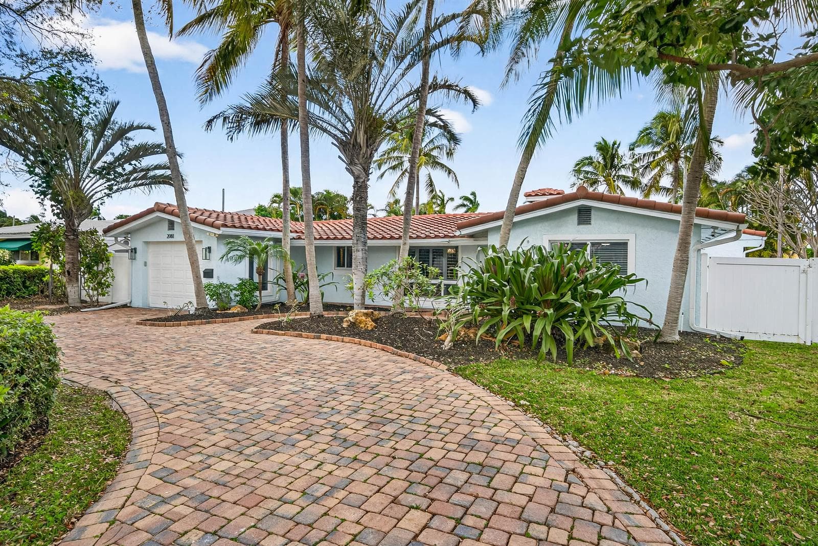 2081 NE 25th Street, Lighthouse Point FL 33064 photo 3