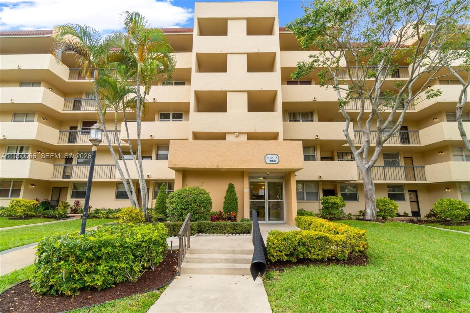 7080 Environ Blvd # 226, Lauderhill FL 33319