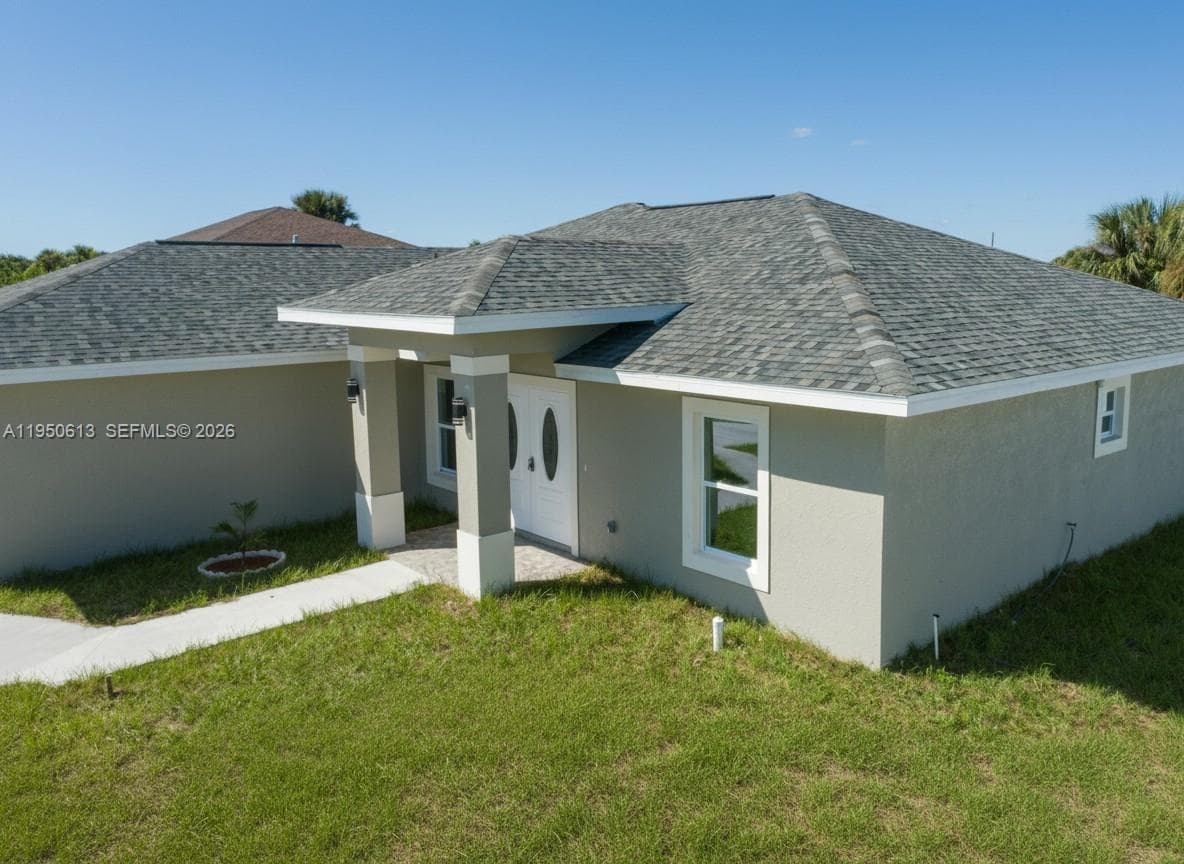 8038 Sunrise Cir., La Belle FL 33935 photo 2