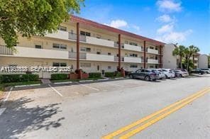 9220 S Hollybrook Lake Dr # 208, Pembroke Pines FL 33025 photo 3