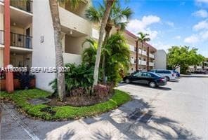 9220 S Hollybrook Lake Dr # 208, Pembroke Pines FL 33025 photo 4