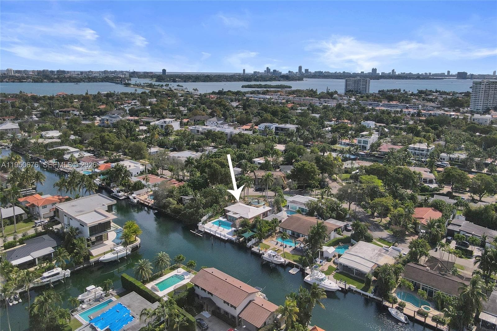 1995 N Hibiscus Dr, North Miami FL 33181 photo 3