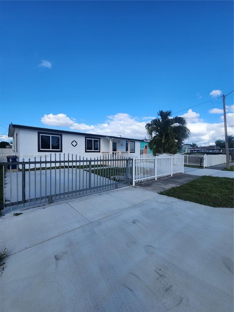4221 NW 169th Ter, Miami Gardens FL 33055 photo 2