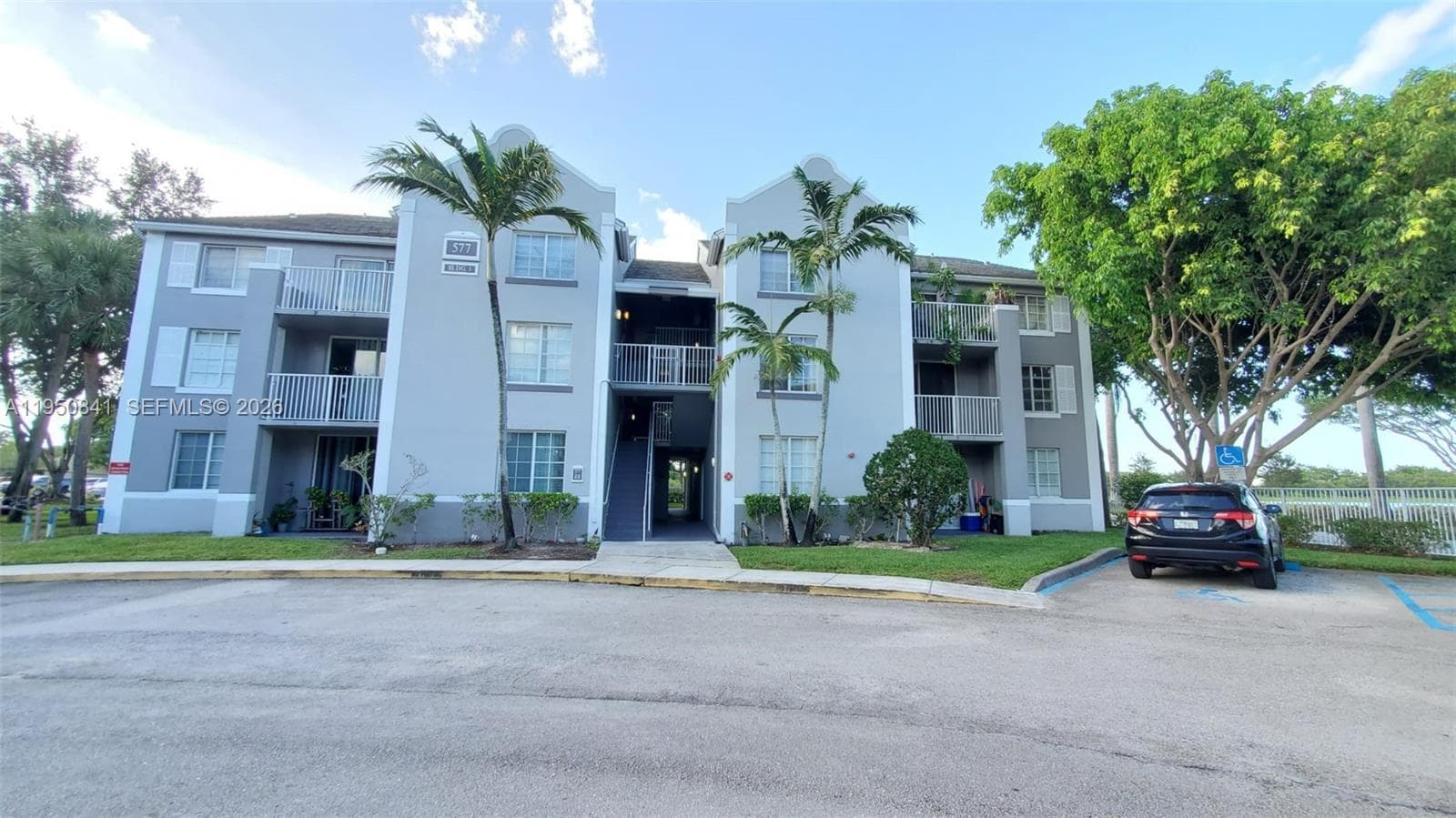 577 SW 111th Ln # 203, Pembroke Pines FL 33025 photo 2