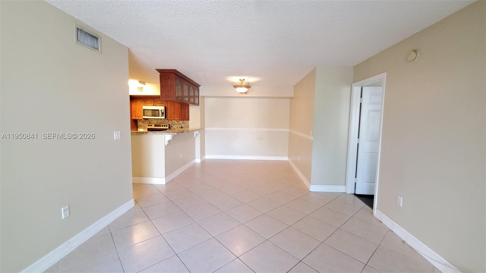 577 SW 111th Ln # 203, Pembroke Pines FL 33025 photo 4