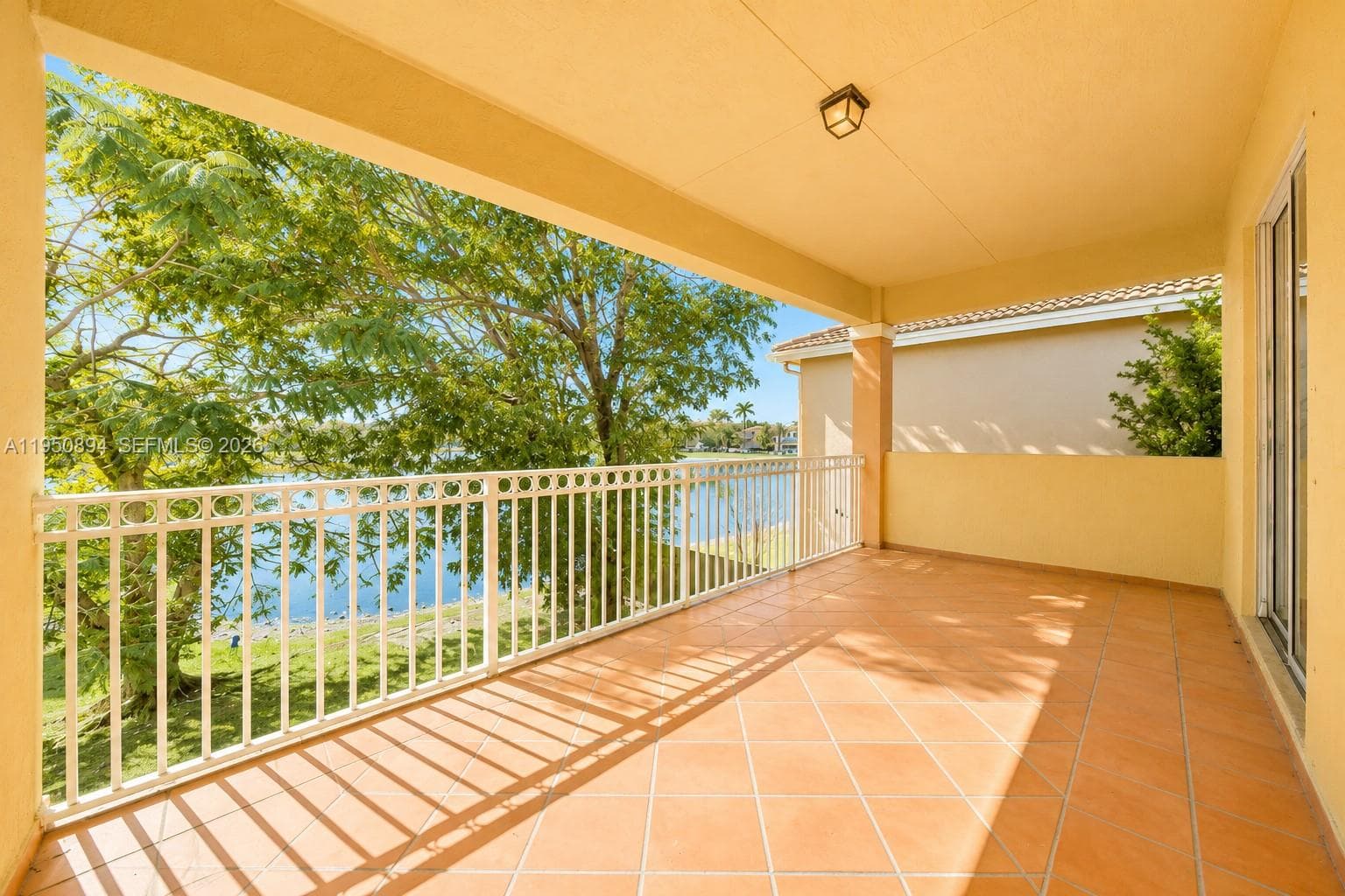 16062 SW 43rd Ter, Miami FL 33185 photo 4