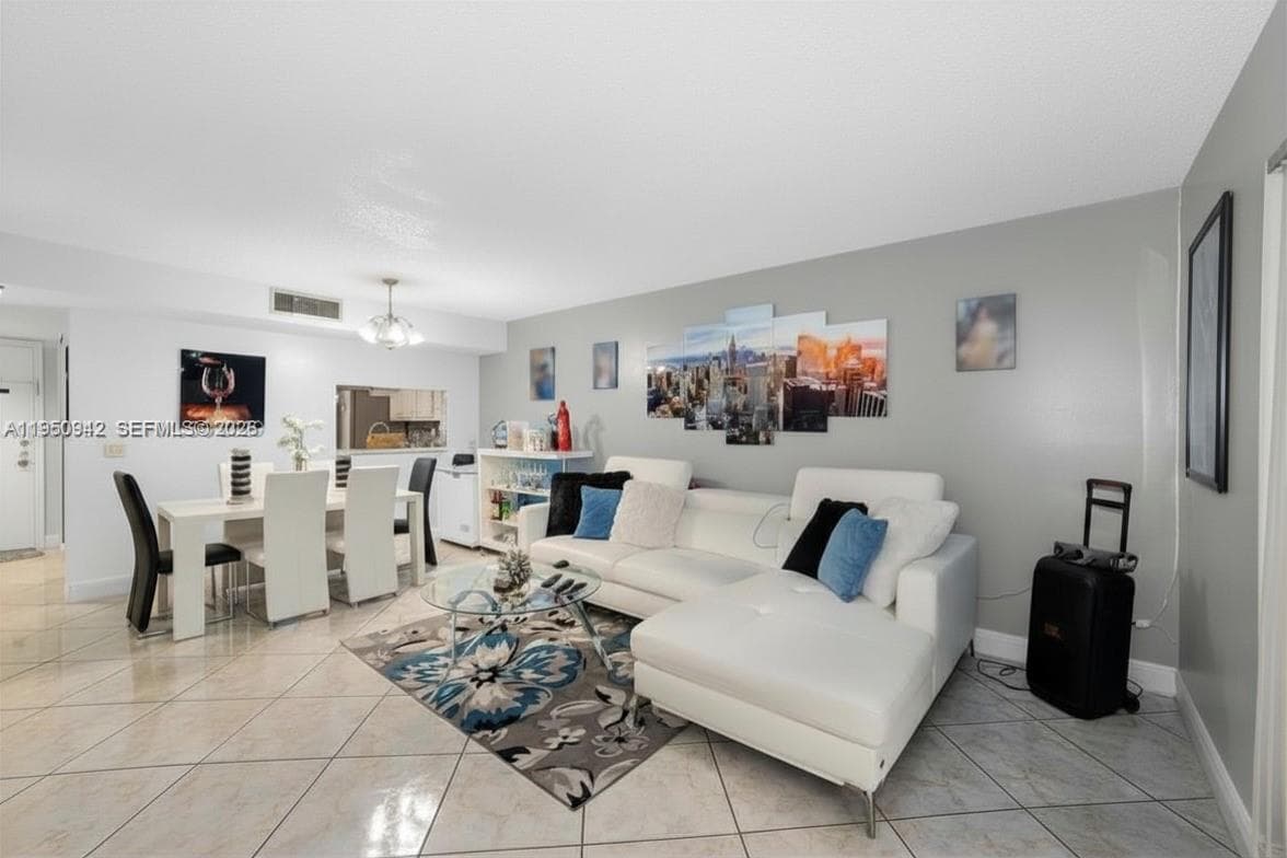 8415 SW 107th Ave # 323W, Miami FL 33173 photo 2