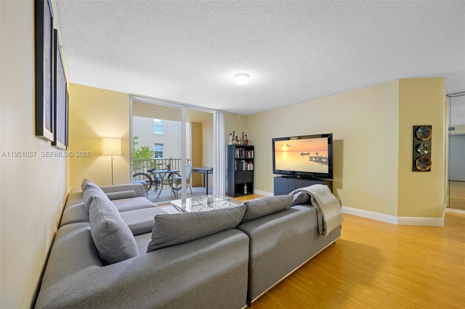 19555 E Country Club Dr # 8303, Aventura FL 33180 photo 2