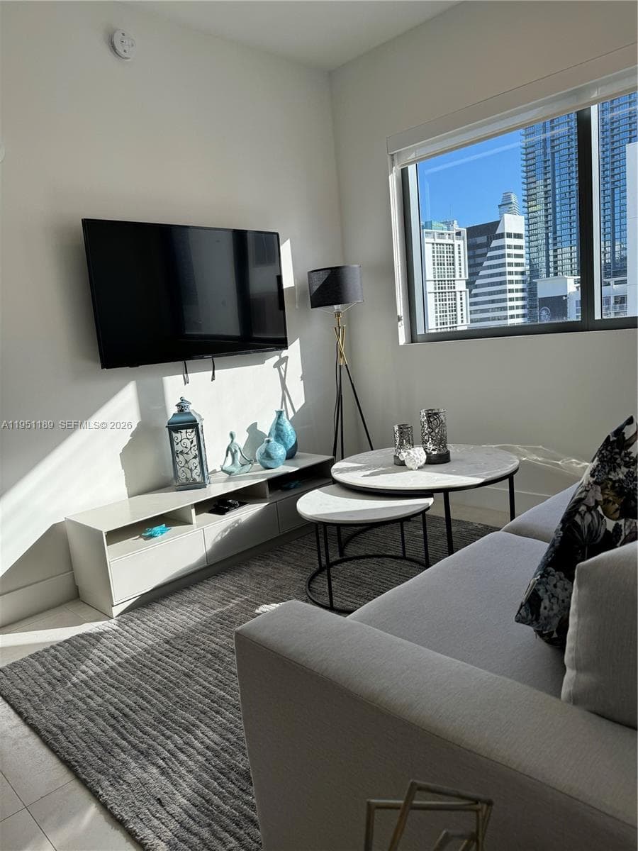 239 SW 9th St # 1405, Miami FL 33130 photo 3