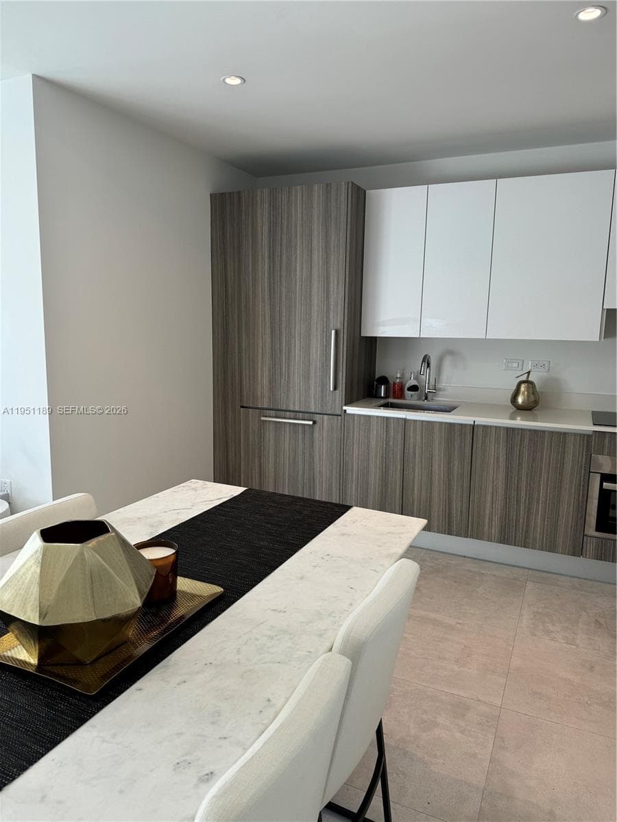 239 SW 9th St # 1405, Miami FL 33130 photo 4