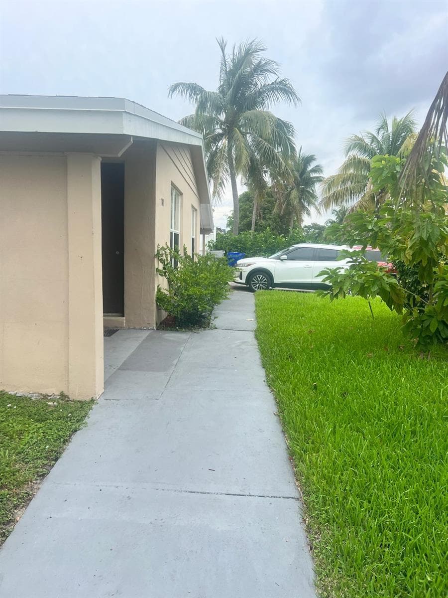 2001 NE 2nd Terrace, Pompano Beach FL 33060 photo 3