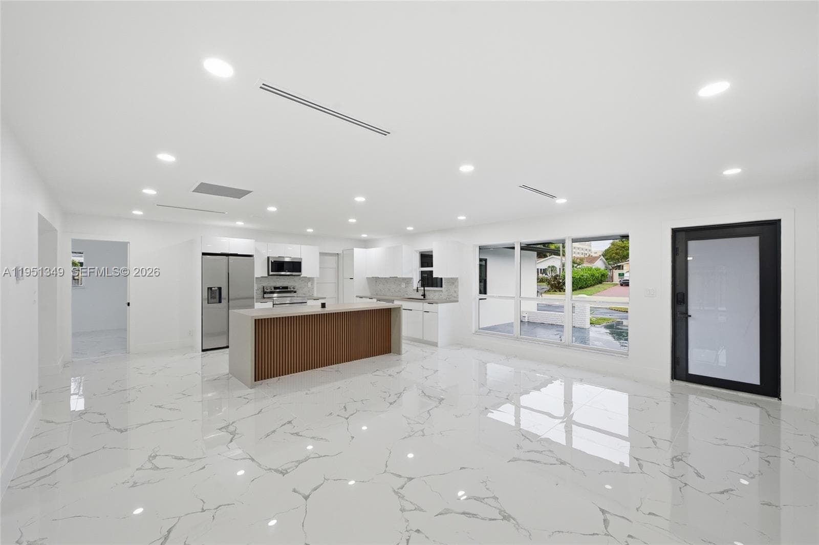 4711 NE 18th Ave, Oakland Park FL 33334 photo 2