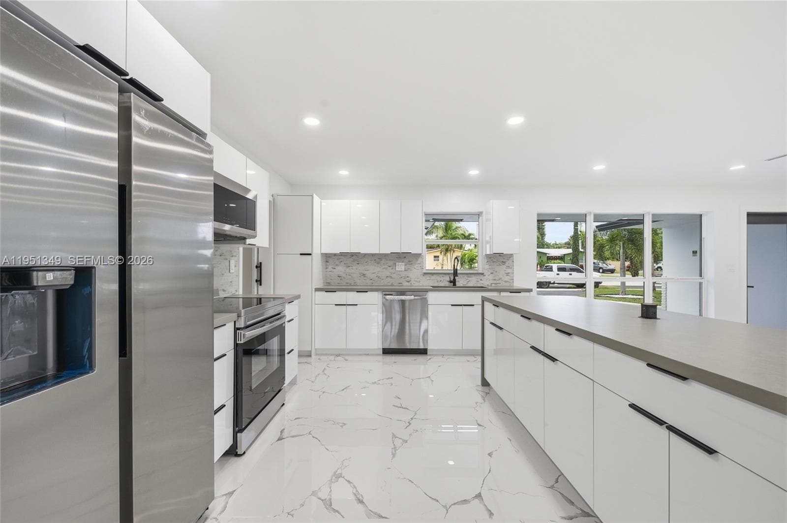 4711 NE 18th Ave, Oakland Park FL 33334 photo 4