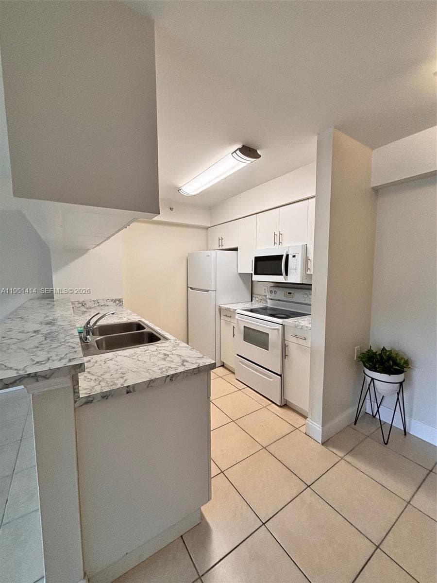 450 S Park Rd # 104, Hollywood FL 33021 photo 3