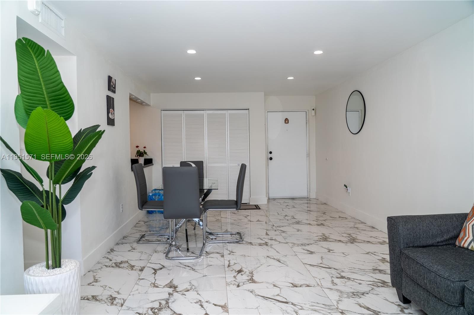 854 NW 87th Ave # 405, Miami FL 33172 photo 3