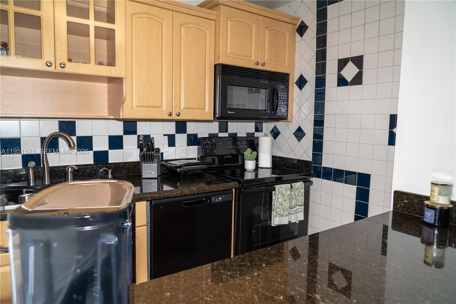 854 NW 87th Ave # 405, Miami FL 33172 photo 5
