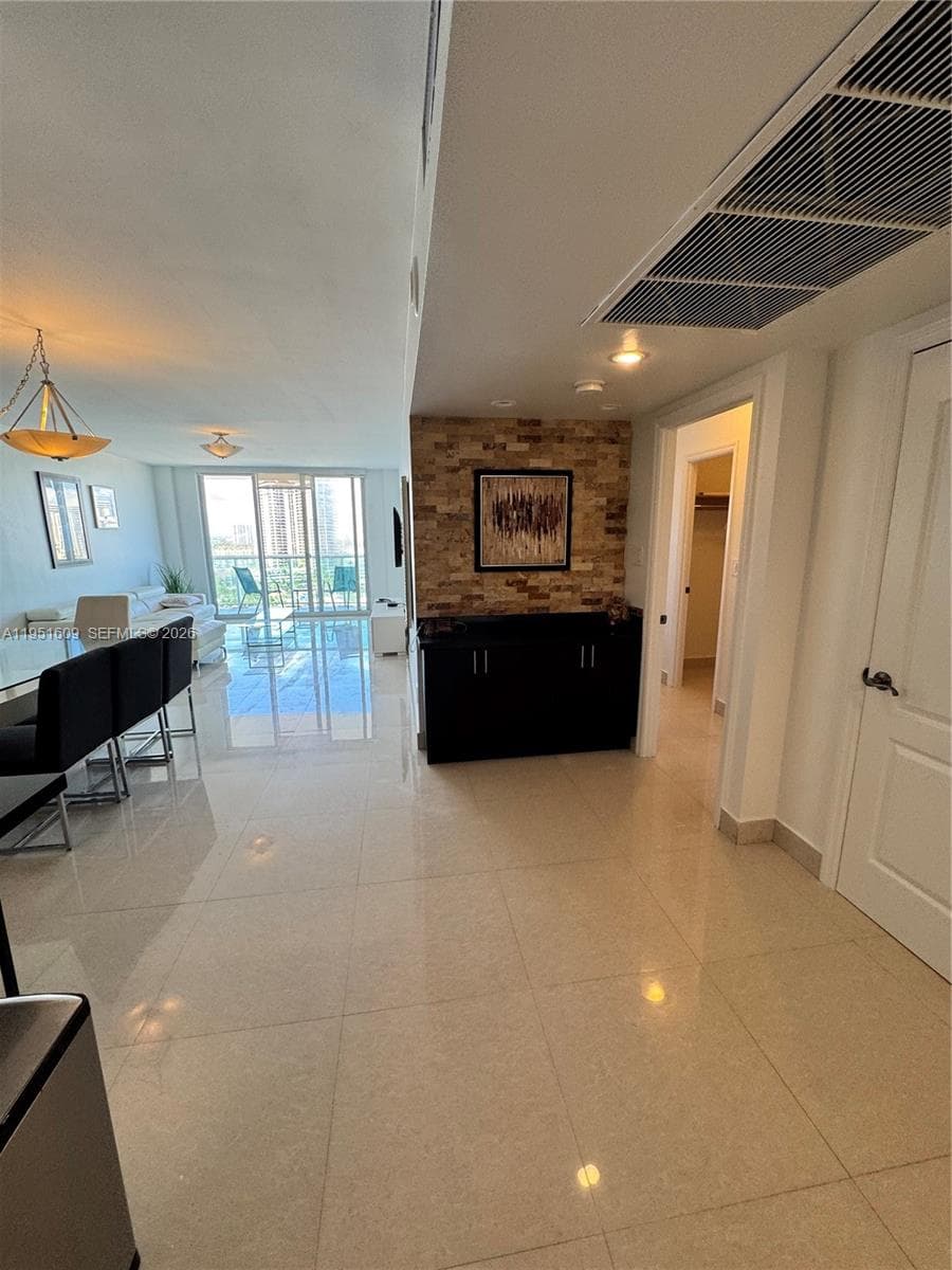 19370 Collins Ave # 1520, Sunny Isles Beach, FL 33160 photo 2