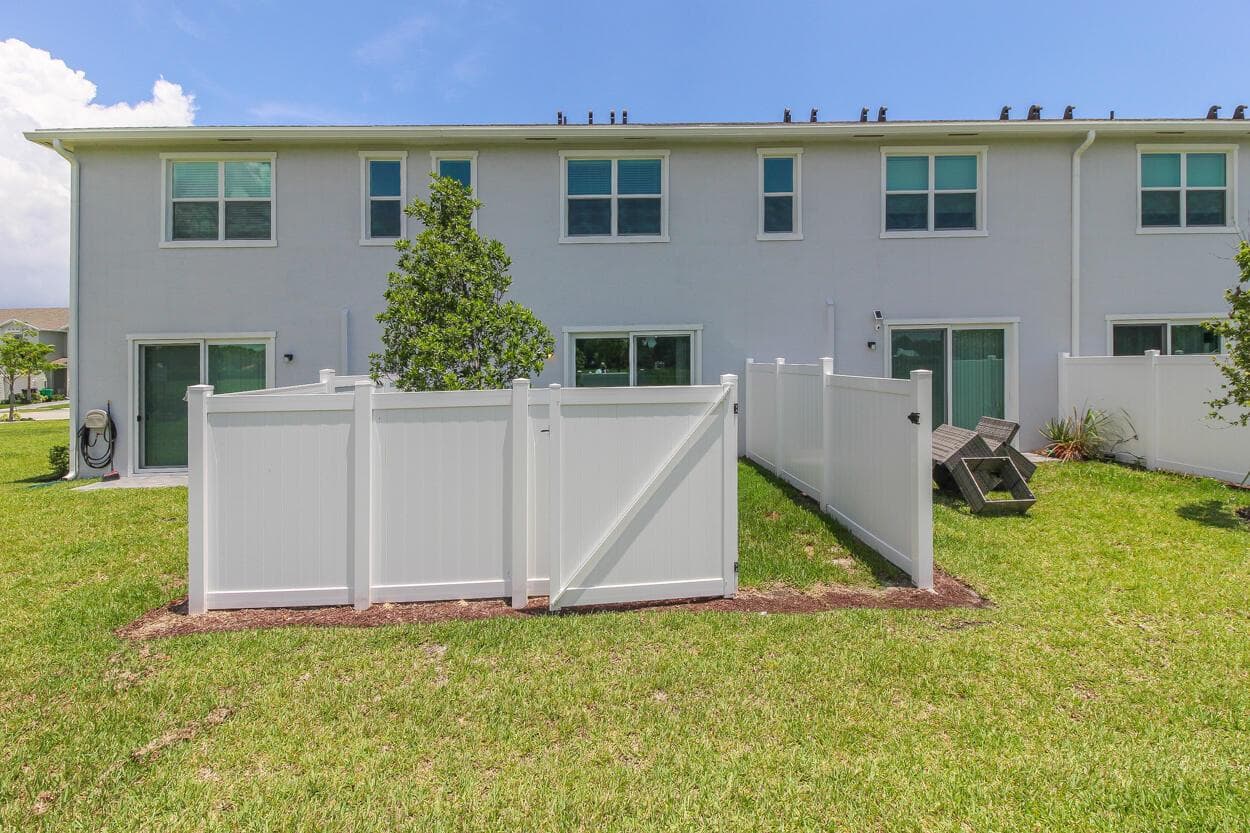 640 SE Lake Falls Street, Port St. Lucie FL 34984 photo 2