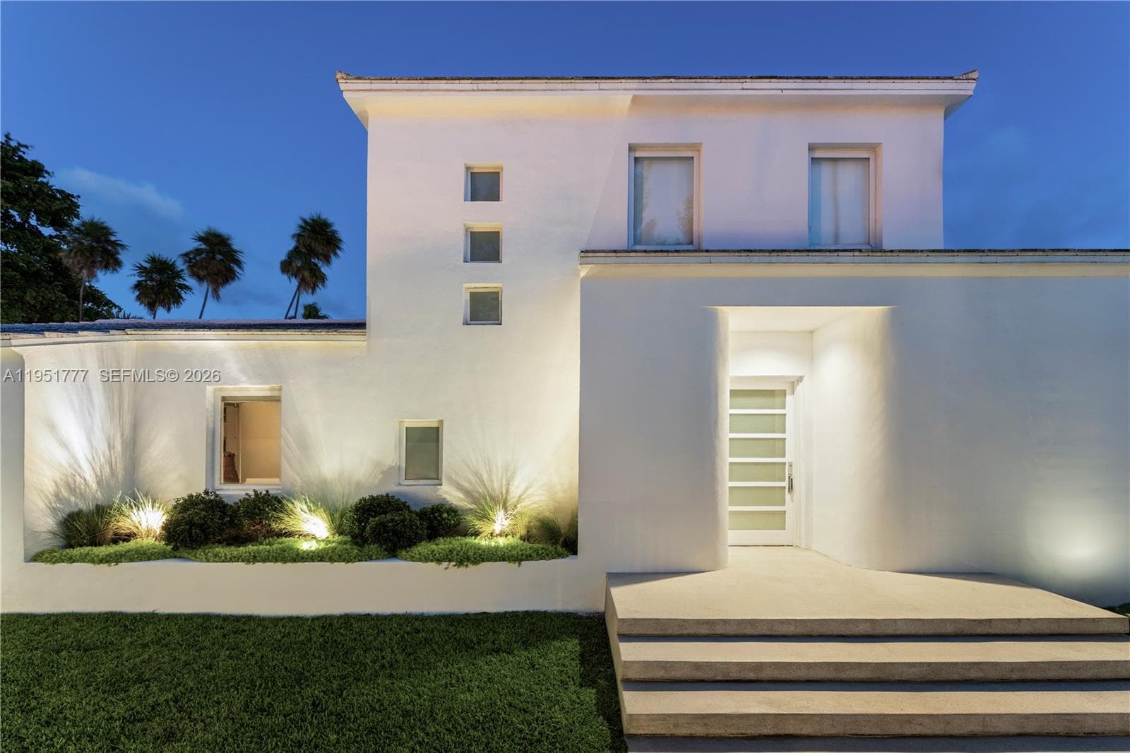 3325 Pine Tree Dr, Miami Beach FL 33140 photo 4