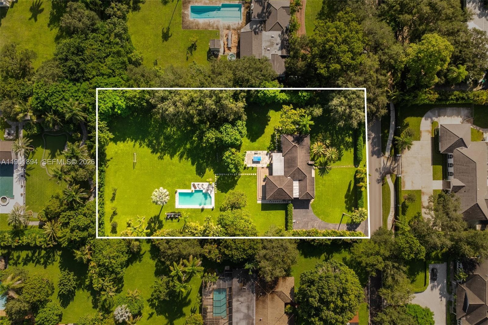 07325 SW 102nd St, Pinecrest FL 33156 photo 2
