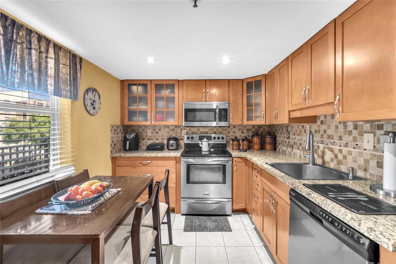 3910 Inverrary Boulevard # B, Lauderhill FL 33319 photo 2