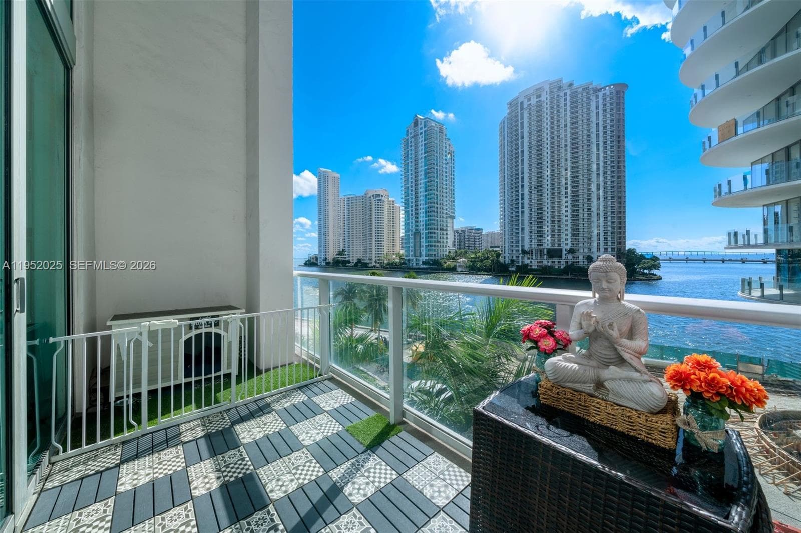 300 S BISCAYNE BLVD # 410, Miami FL 33131 photo 2