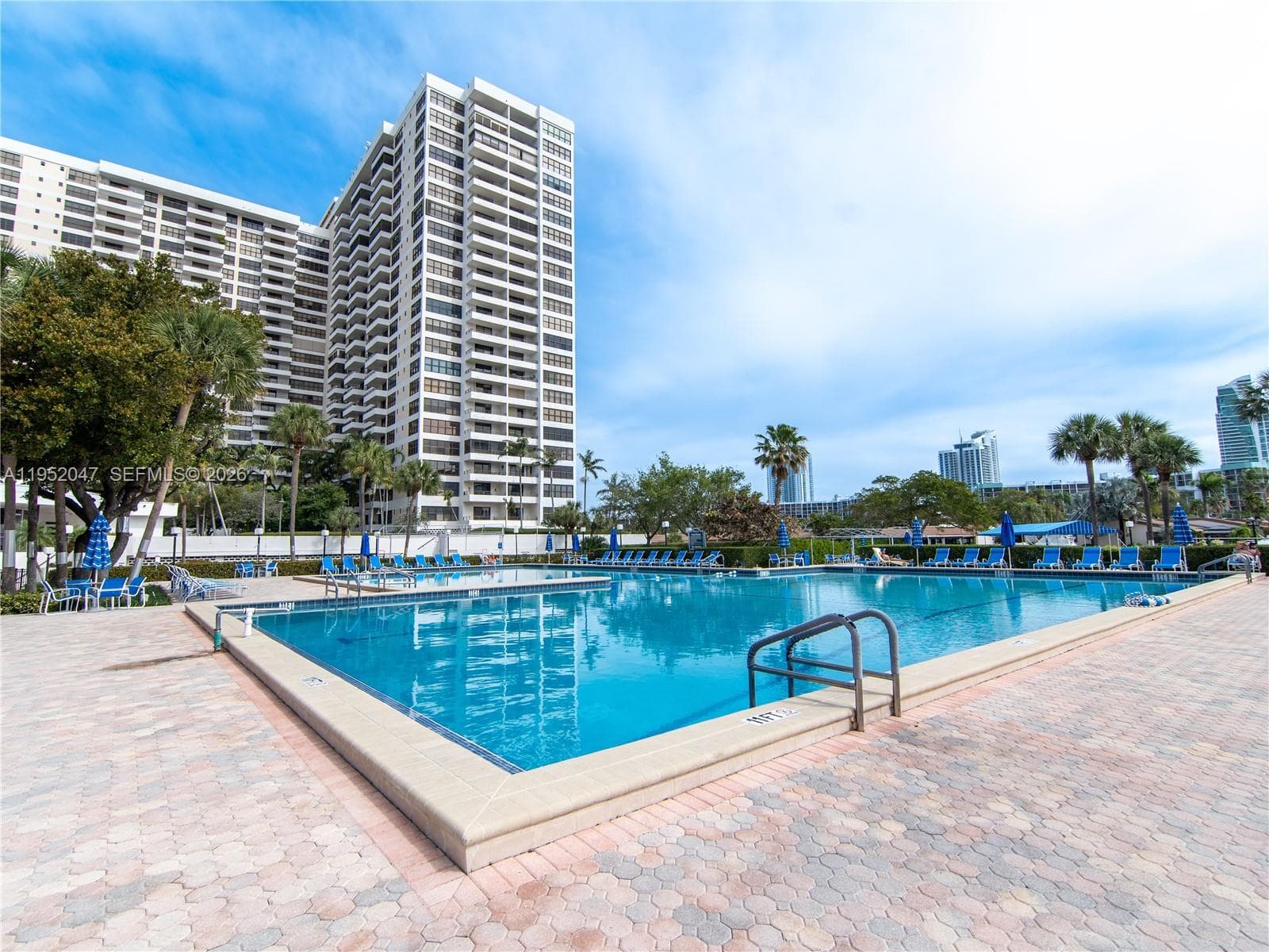 2500 Parkview Dr # 2312, Hallandale Beach FL 33009 photo 3