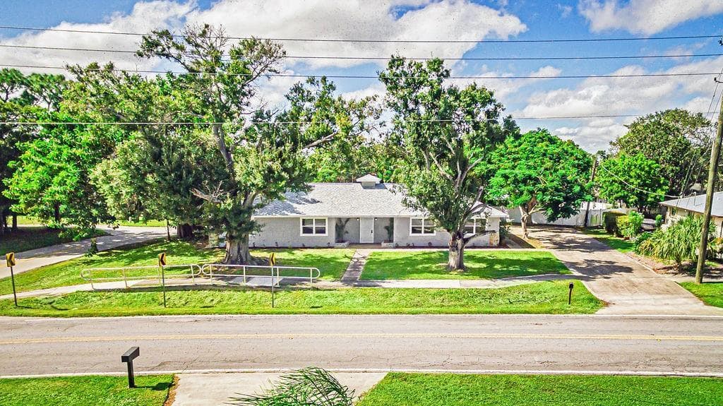 300 Riomar Drive, Port St. Lucie FL 34952 photo 4