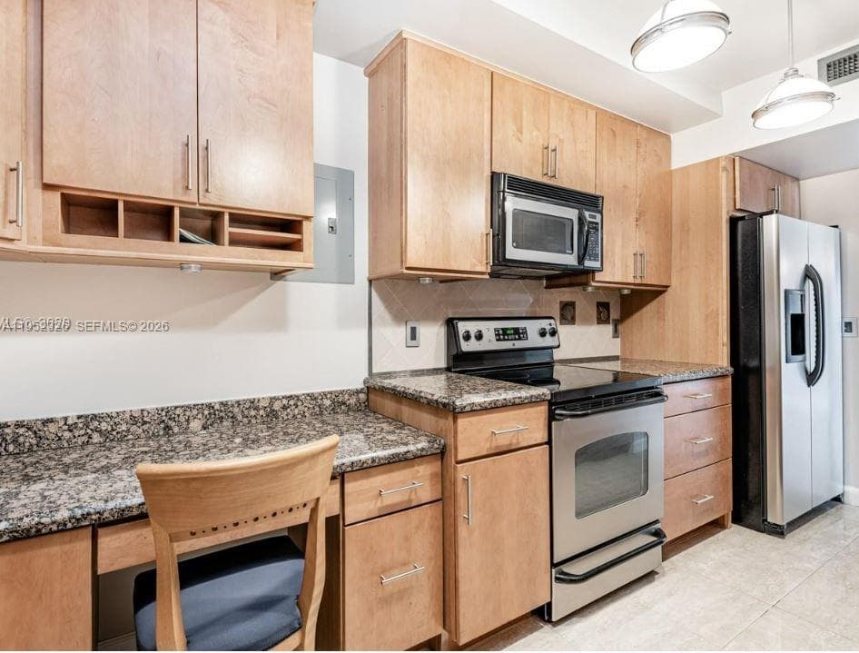 4001 Hillcrest Dr # 914, Hollywood FL 33021 photo 3