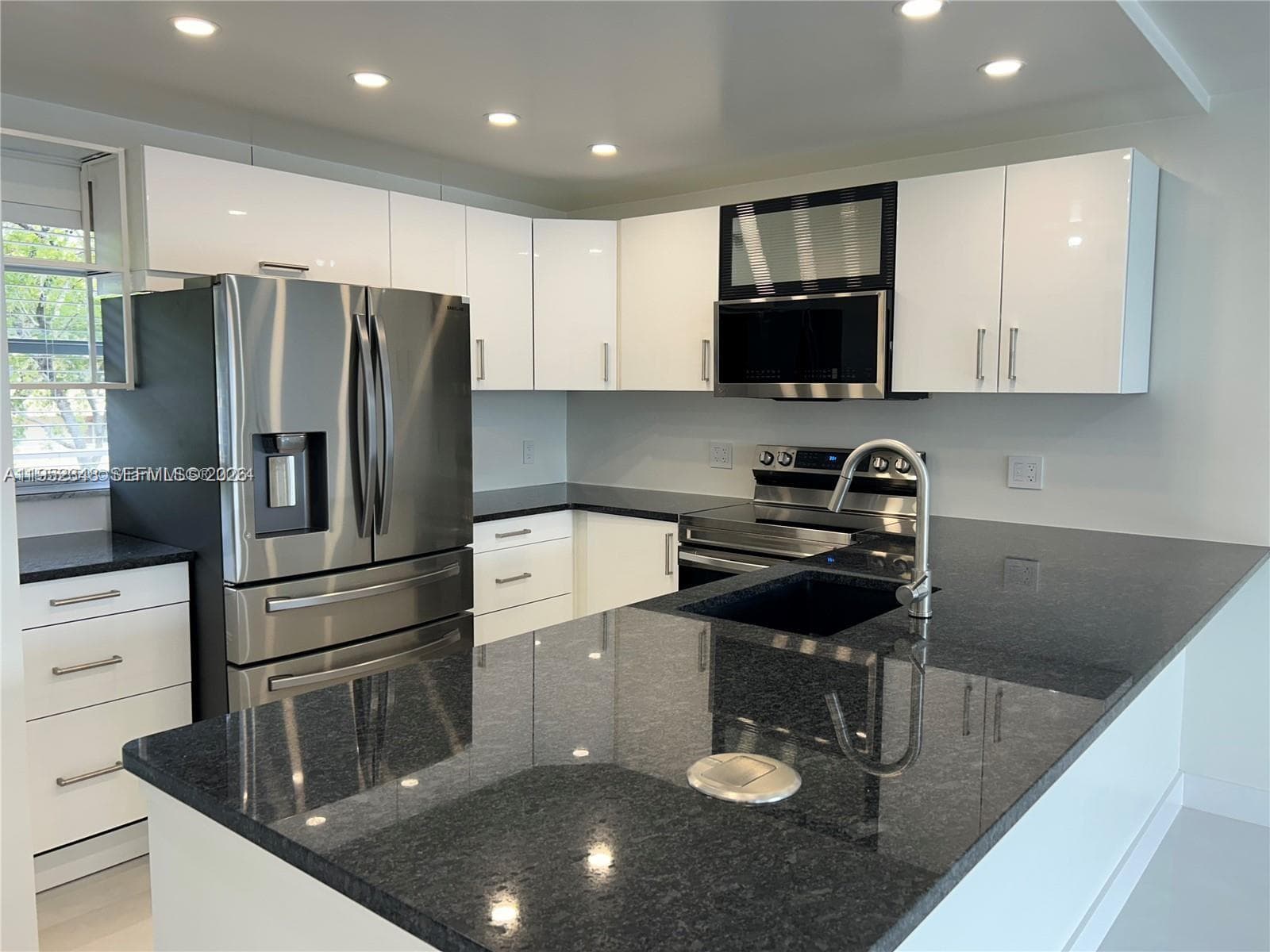 3550 NE 169th St # 304, North Miami Beach FL 33160 photo 3