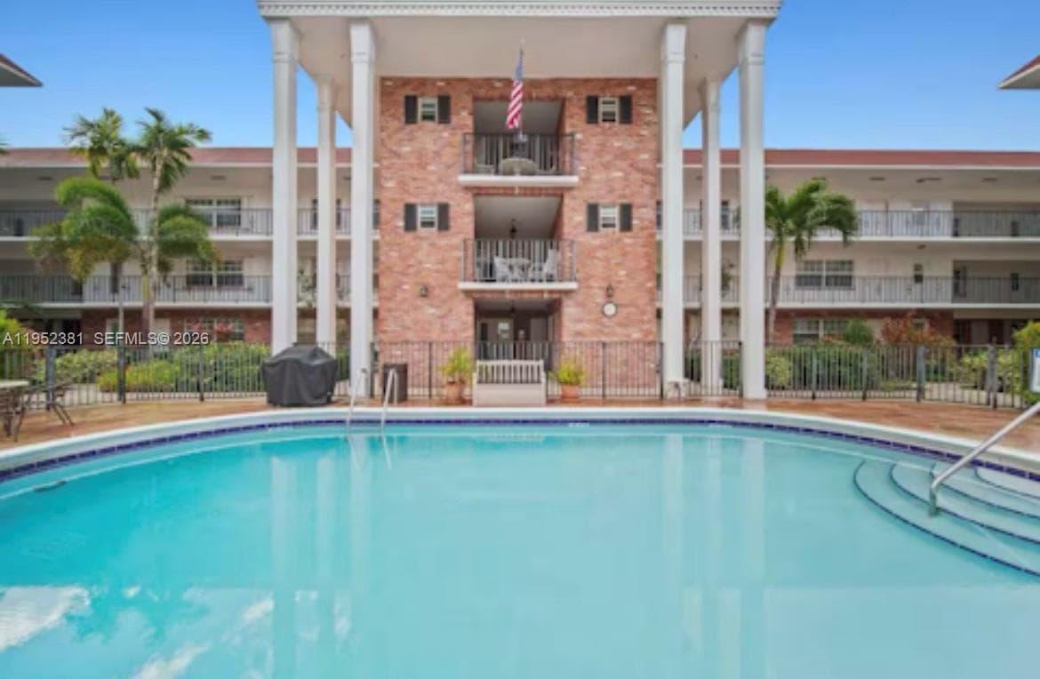 2424 NE 9th St # 307, Fort Lauderdale, FL 33304 photo 2