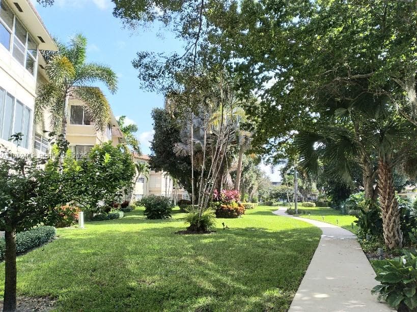 5100 NW 35th St # 101, Lauderdale Lakes FL 33319