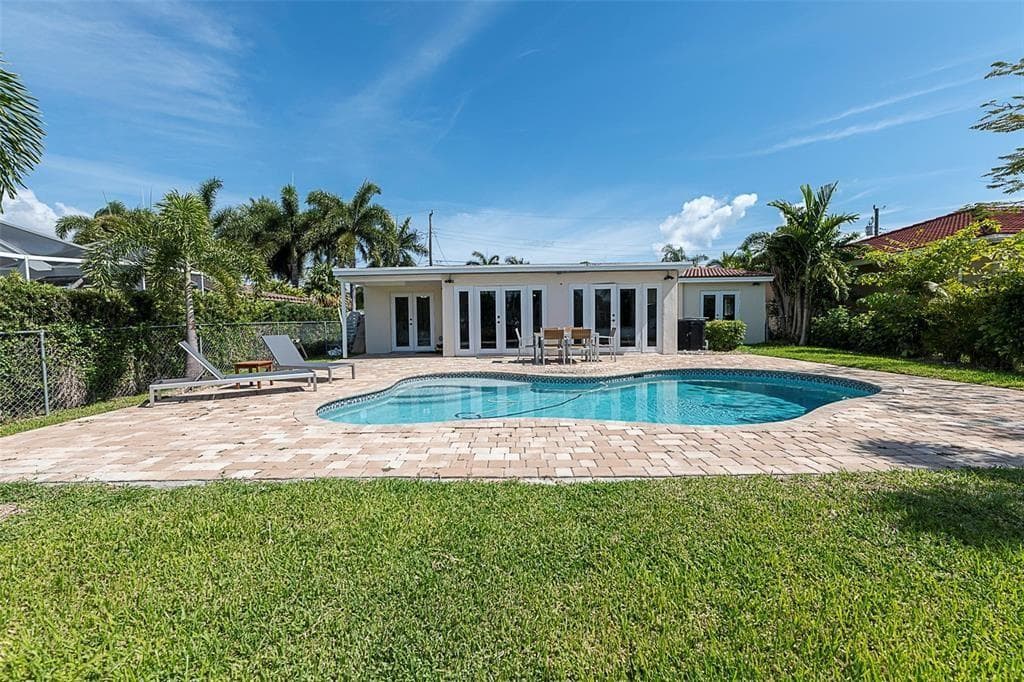 1162 Hayes Street, Hollywood FL 33019 photo 2