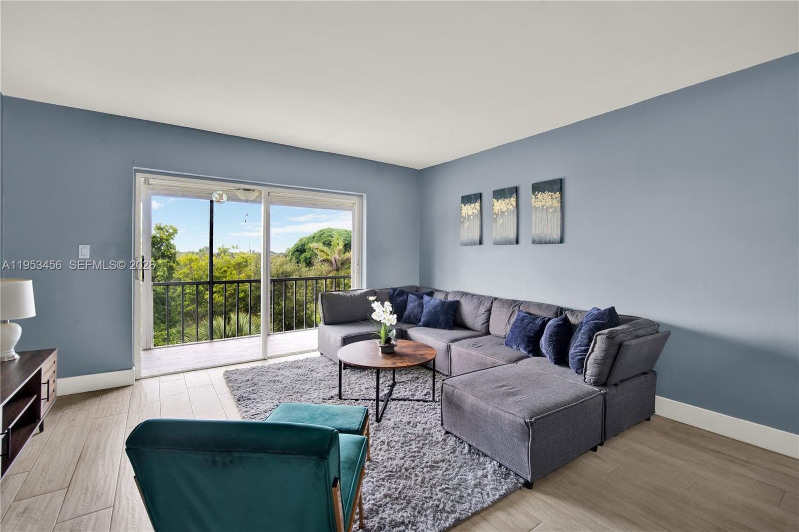 950 Hillcrest Dr # 414, Hollywood FL 33021 photo 2