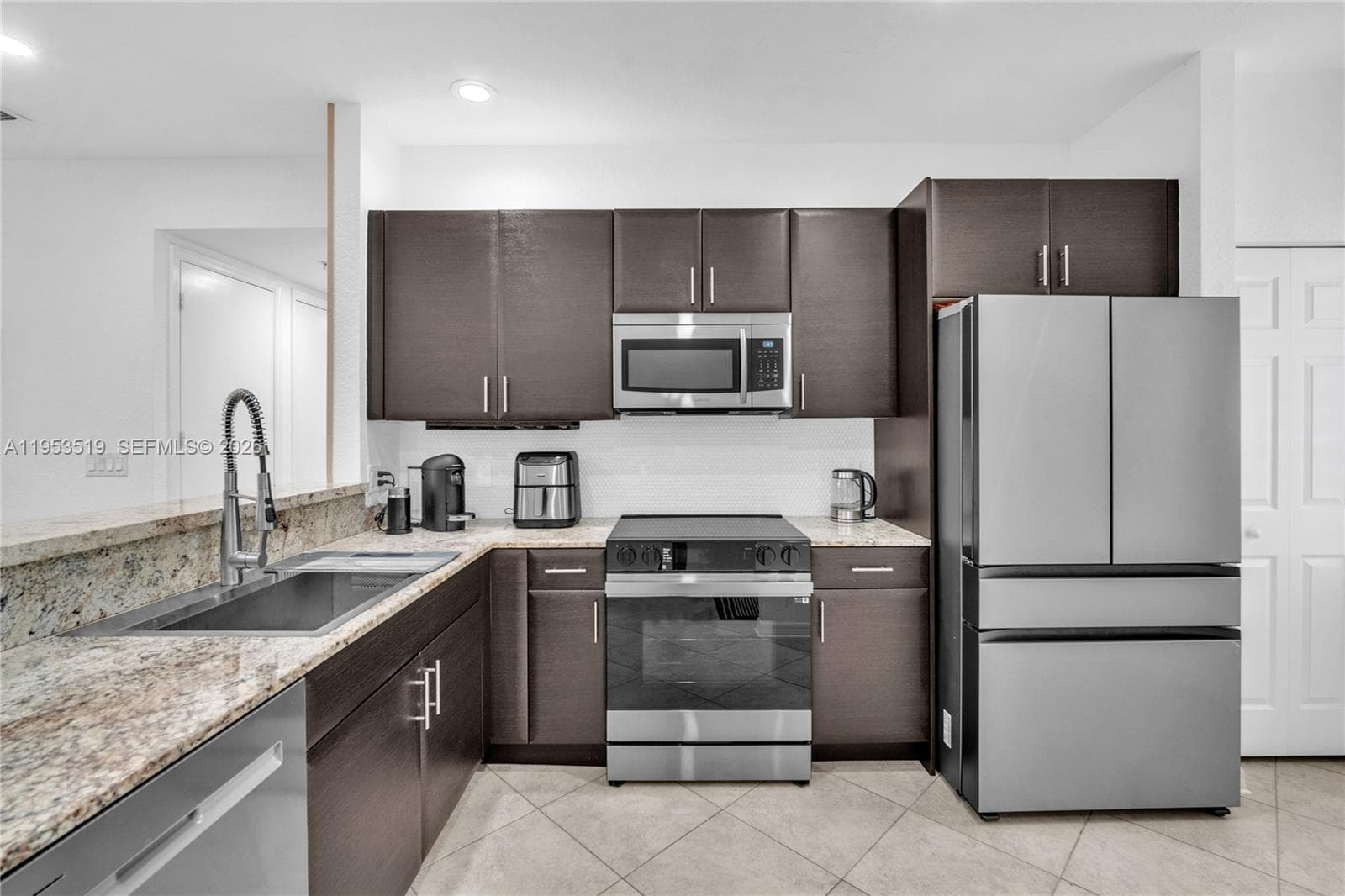 121 NW 2nd Ave # 4, Hallandale Beach FL 33009 photo 5