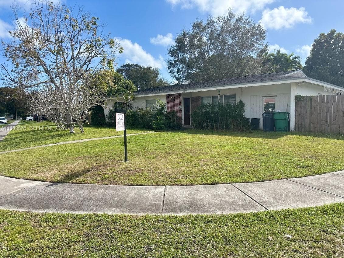 10010 SW 161st St, Miami FL 33157