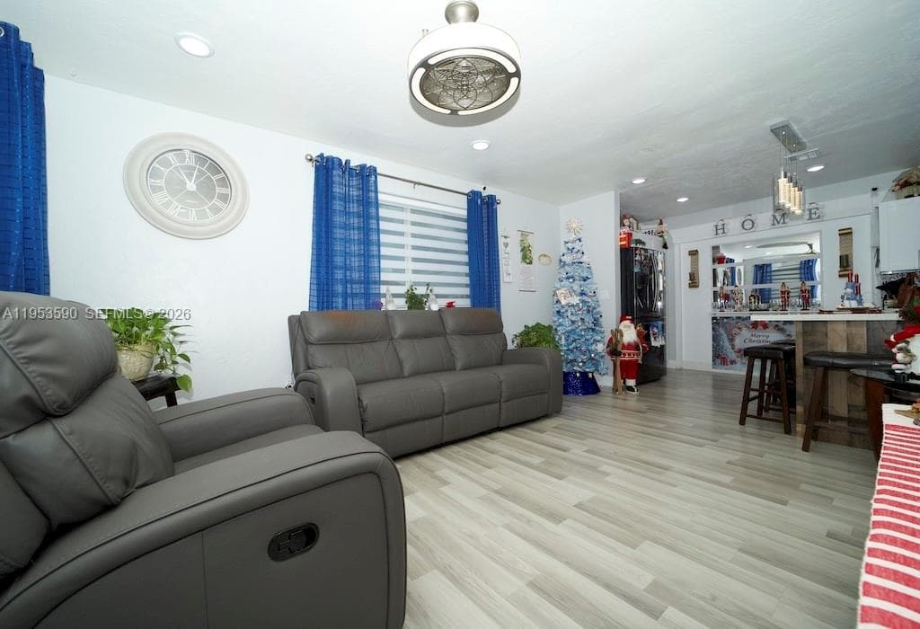 10910 SW 217th Ter, Miami FL 33170 photo 4