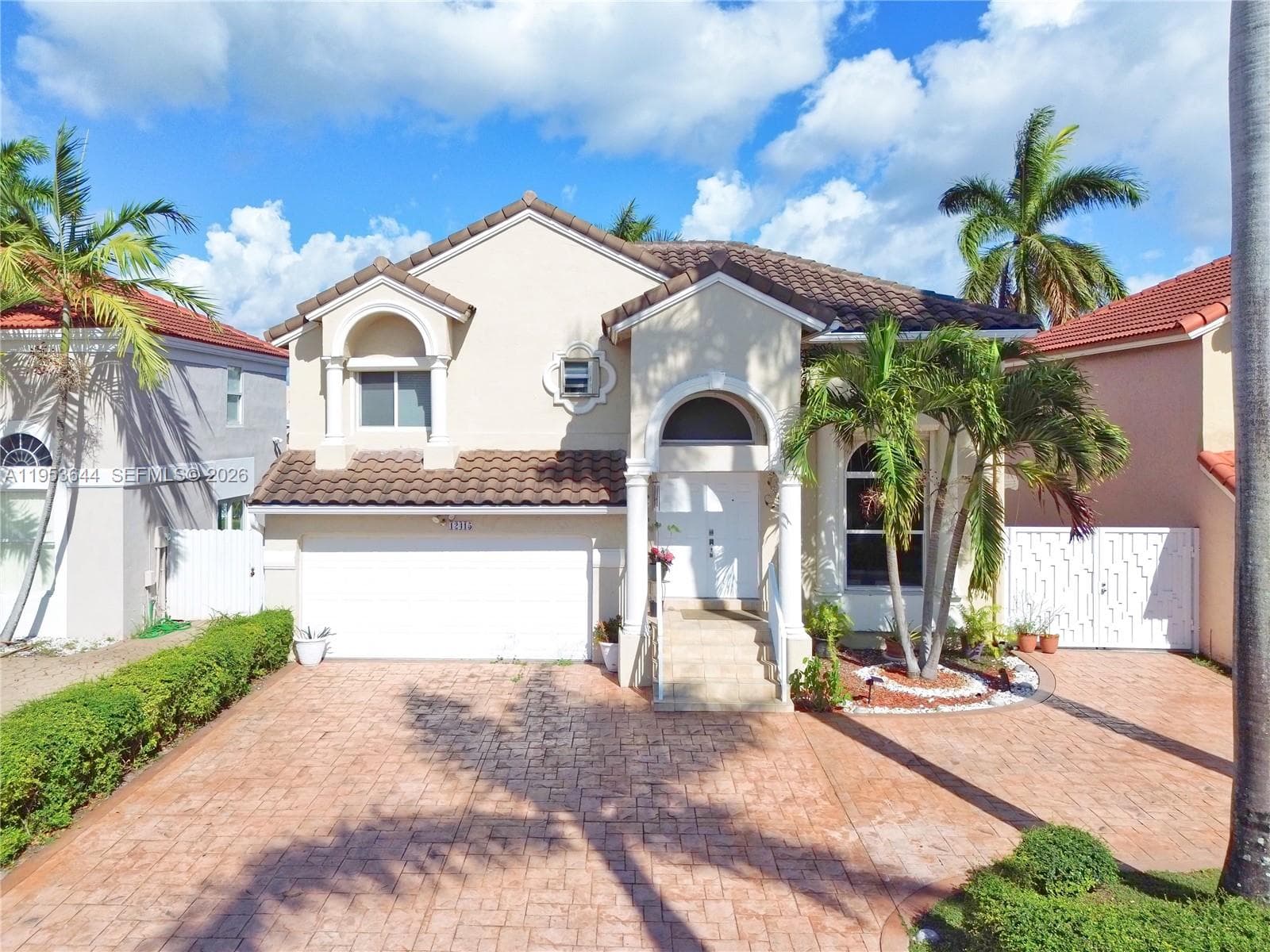 12415 NW 7th St, Miami FL 33182 photo 2